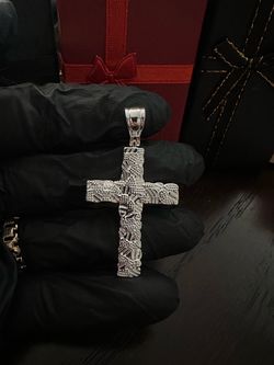 Silver cross pendant