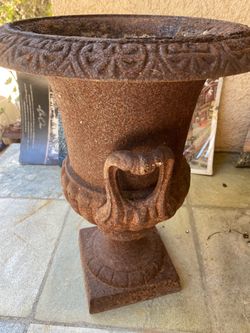 Cast iron planter