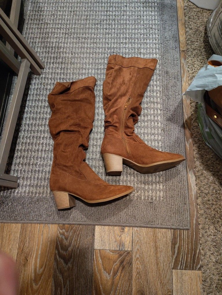Woman's Leather Boots