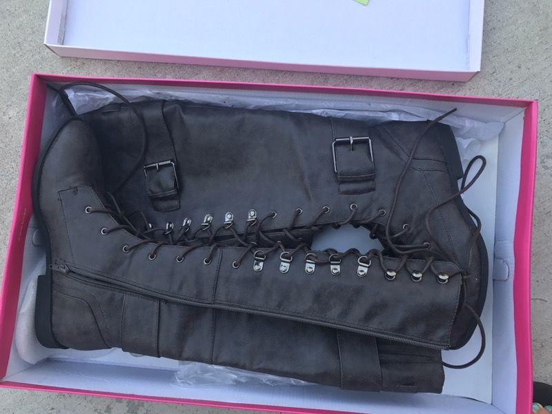 Size 8.5 Brown Boots