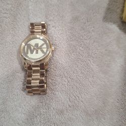 Women's Watches Michael Kors And A Invicta Both In Good Condition