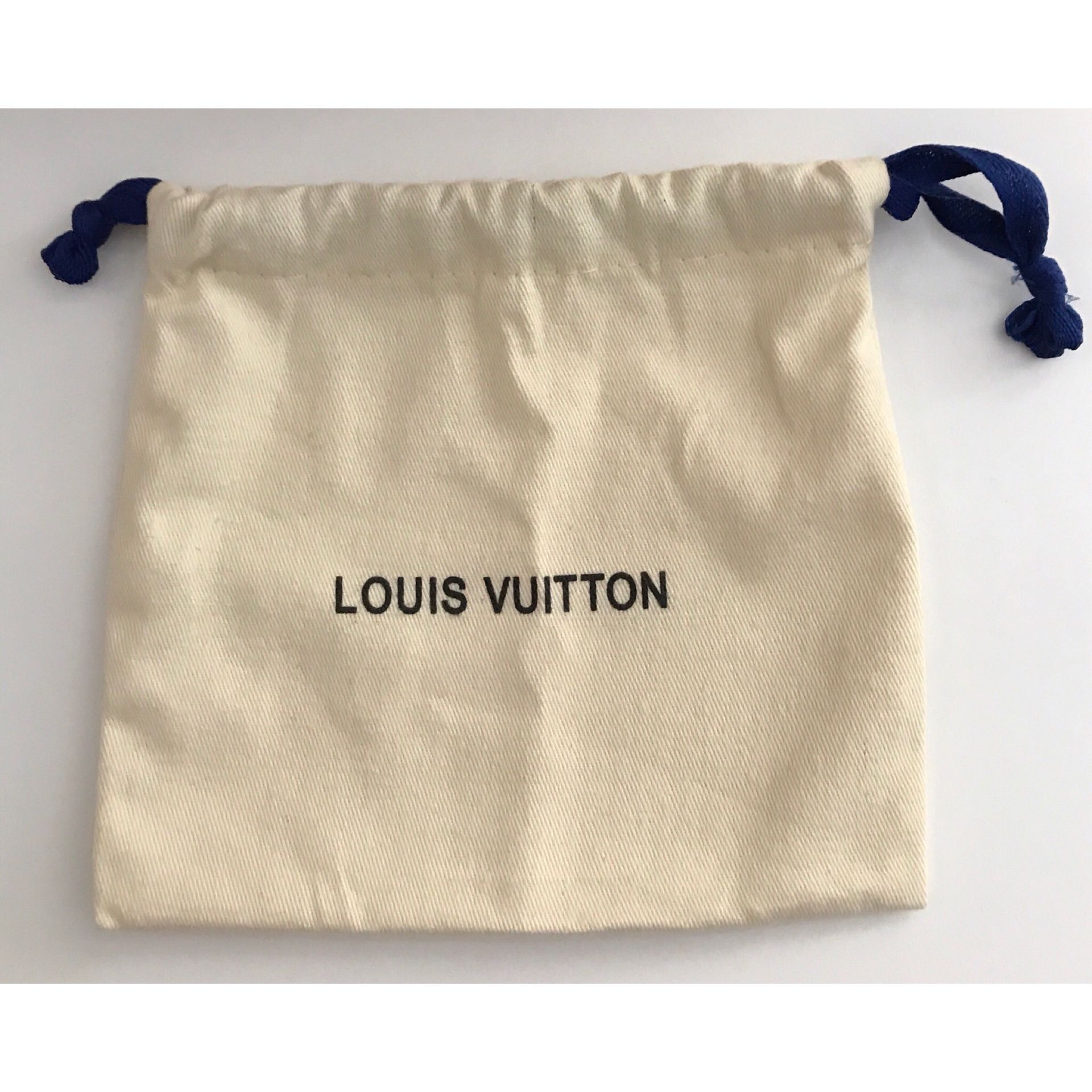 LV Belt Dust Bag And Box for Sale in Mount Oliver, PA - OfferUp