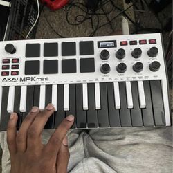 Akai MPK Mini MK3 USB MIDI Keyboard