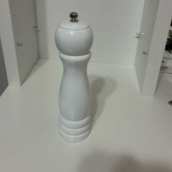 Trudeau Black Wood Pepper Grinder 8" Tall Adjustable Grinding Mechanism