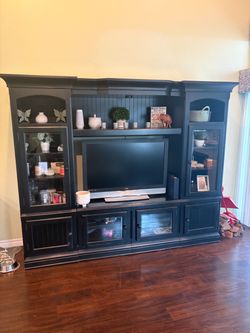 Wall unit - entertainment center