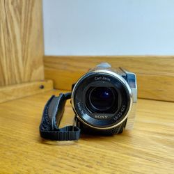 Sony Handycam Camcorder – 30x Zoom, Flip Screen, Carl Zeiss Lens – Tested and Works Great!