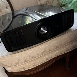 Pioneer PRO-FPJ1 HIGH-DEFINITION ELITE® 1080P LCOS FRONT PROJECTOR