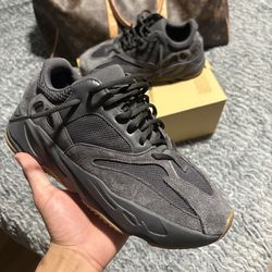 Adidas Yeezy 500 “Utility Black” Size 9