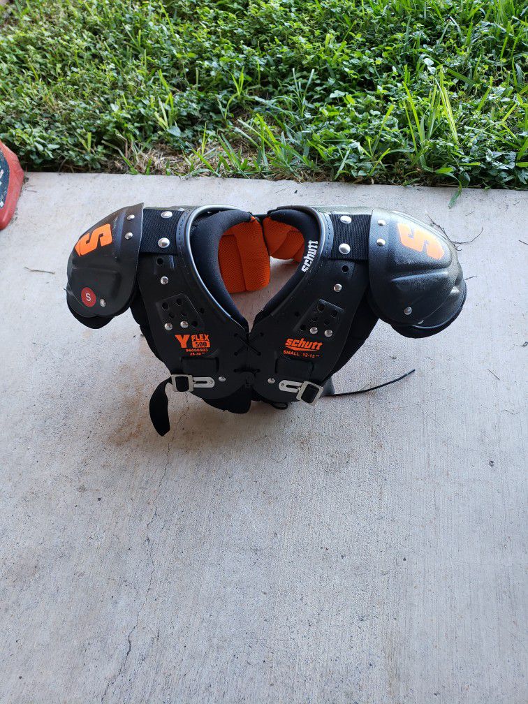 Youth Shoulder Pads $15