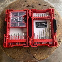 Milwaukee Shockwave Bit Set/ Drill Set