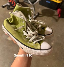 Kids shoes size 3youth