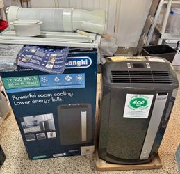 De’Longhi Pinguino 12,500 BTU Portable Air Conditioner & Heater