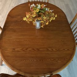 Solid Wood Table Great Cond