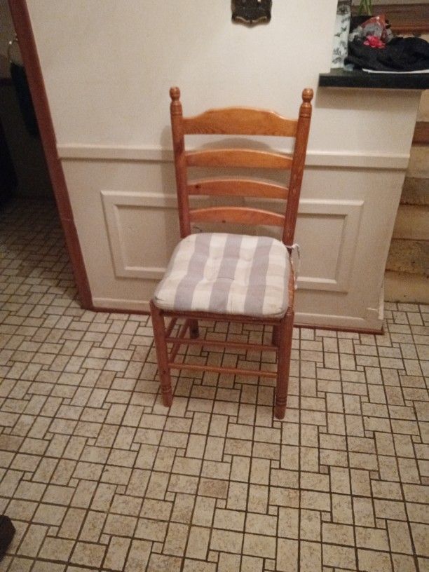 Wood And Wicker Accent Chair With Cushion