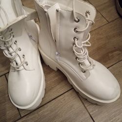 Woman's White Boots