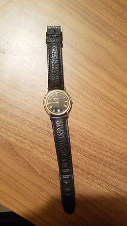 Rare Hamilton 8982 thin quartz unisex wrist watch