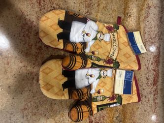 Chef Wine Theme Oven Mitts Set of 2