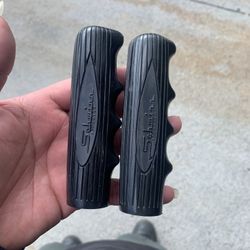 Schwinn Black Grips