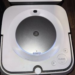 iRobot Braava Jet M6 RMA-Y1 White 14V 1.5A WiFi Connected Rechargeable Robot Mop