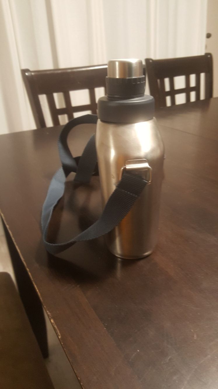 1.1 QT/1L Stanley Classic Canteen for Sale in Eastlake, OH - OfferUp