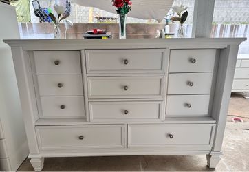 White Dresser Good condition