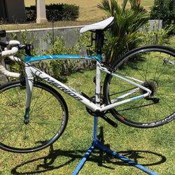 Road Bike Shimano 105 Components