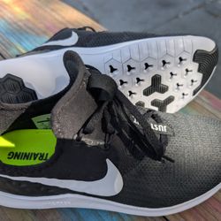 Women's Nike Air Zoom Size 8 Brand New