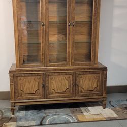 Free Local Delivery! Vintage Young Manufacturer China Cabinet Hutch