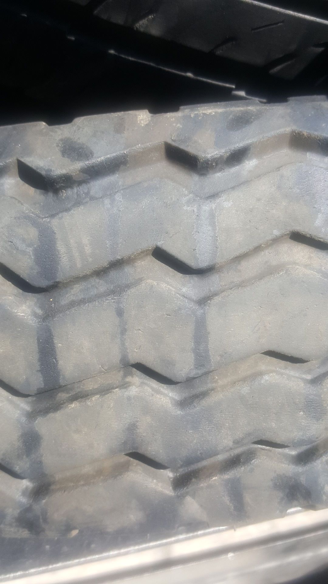 205 75 14 st trailer tires .less then year old .60 tires left 50.00 A SET OF 4 ...4 TIRES MIN.