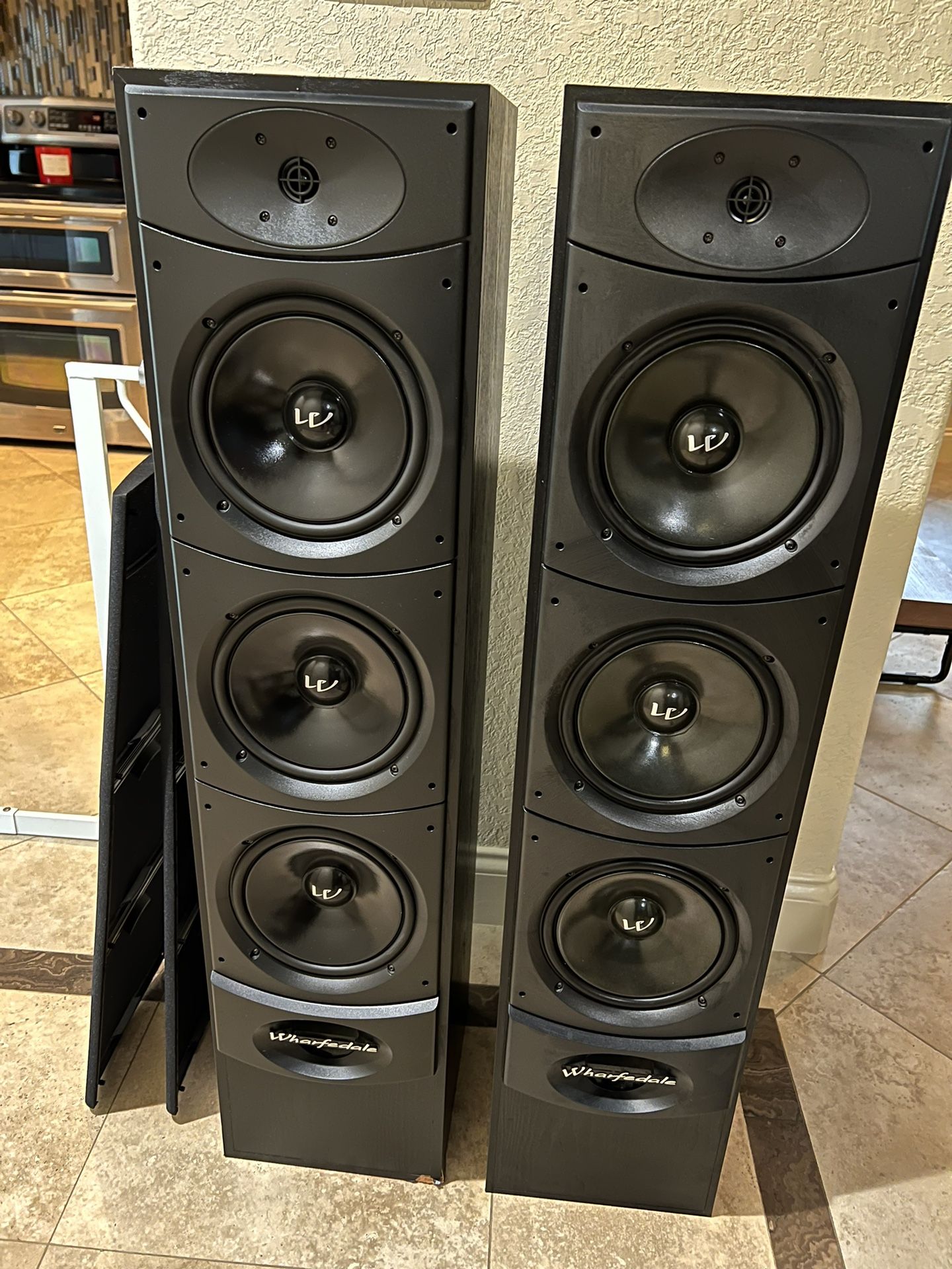 House Speakers WHARFEDALE VALDUS 500