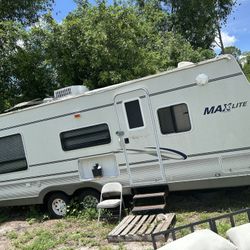 07’ Max Lite RV/ Camper 