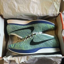 Nike Flyknit Racer 