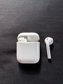 Apple AirPods with Charging Case