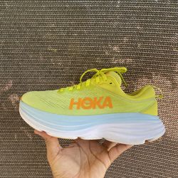 Hoka Bondi 8 Running Shoes in Butterfly / Evening Primrose 