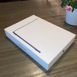 NEW MacBook Air M3-Chip 13” (Unopened)