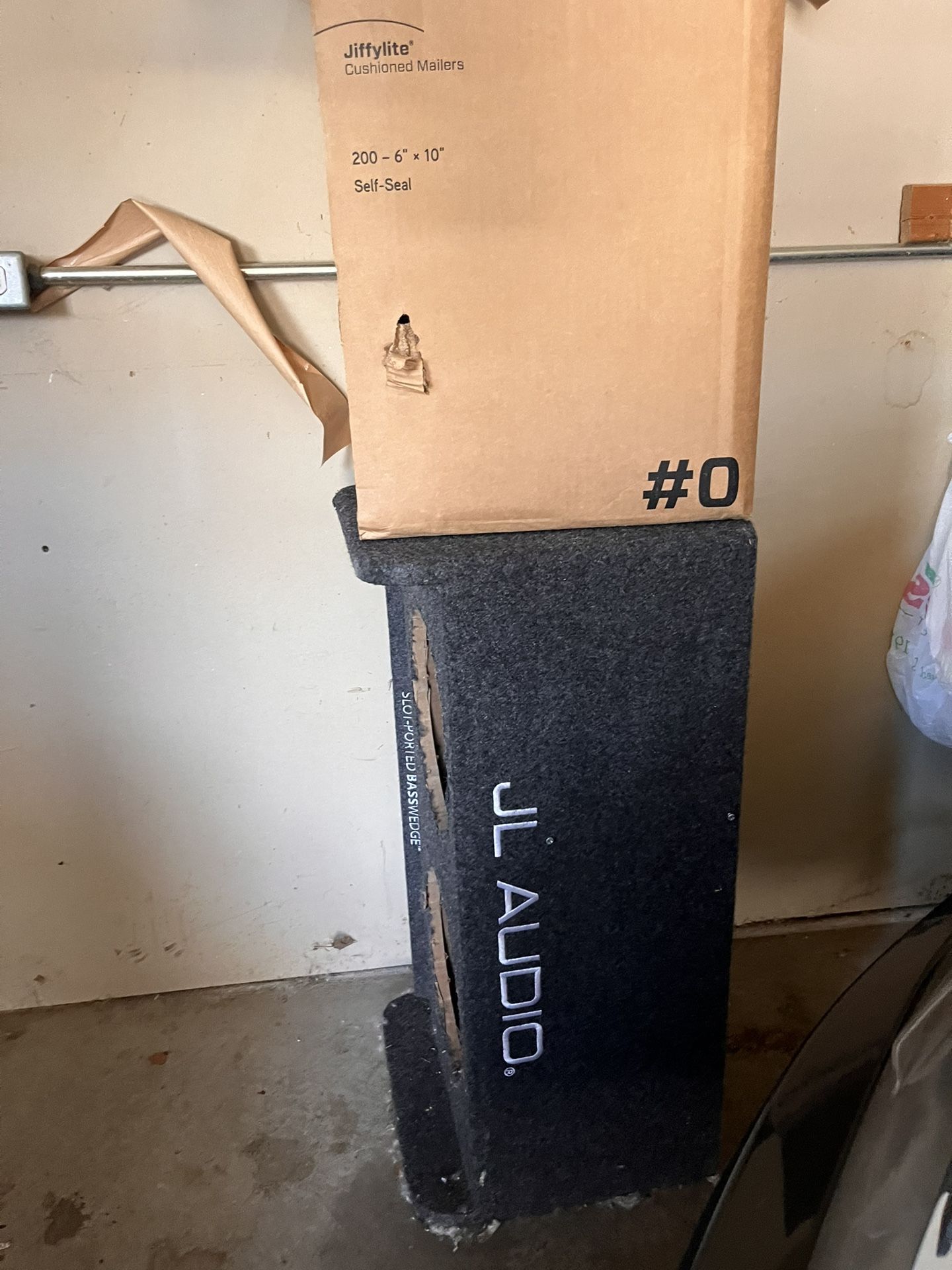 2 10 in subwoofer box