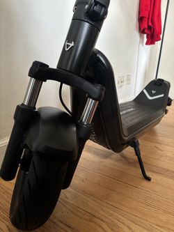 KQI NIU 300P Electric Scooter