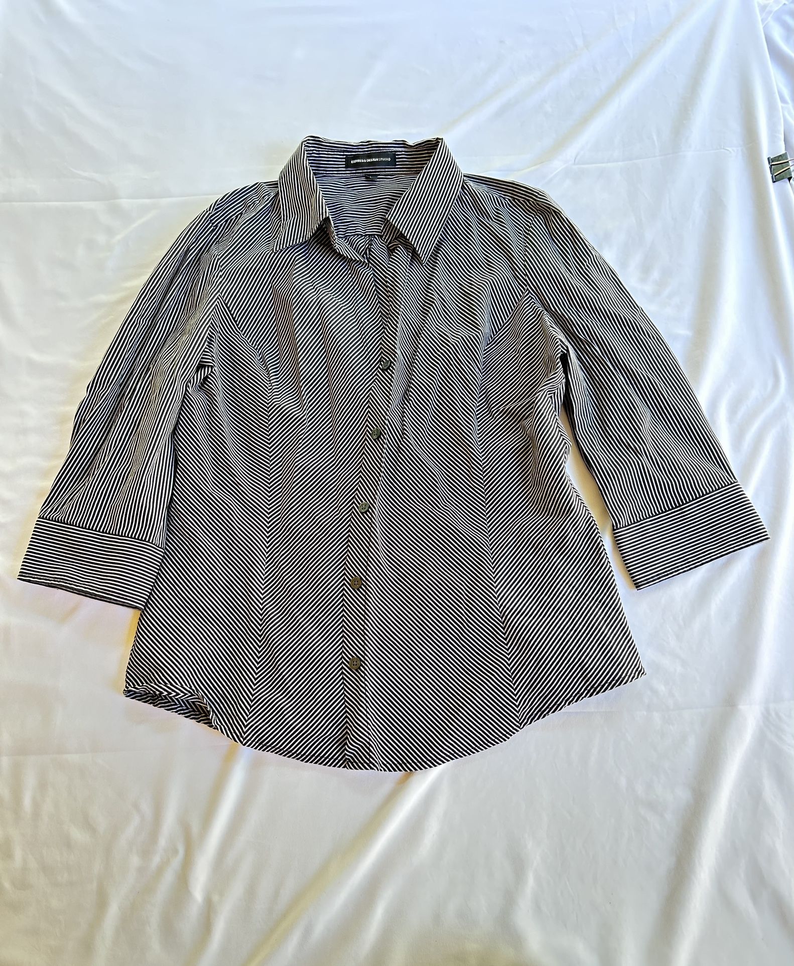 Express Design Studio Size L Stripped Button Up