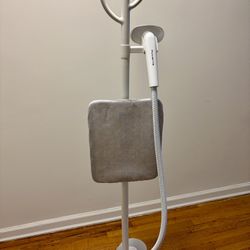 Clothes Steamer || Like New! 