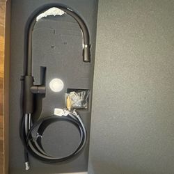 California Faucets Pull Down Faucet New in Box Rubbed