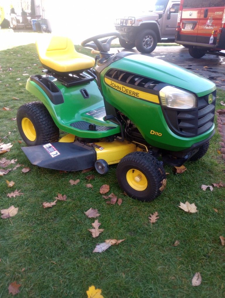 John Deere D110 Brand New 17.5 Hp Engine, 42-in Deck Hydro Transmission, Fantastic Condition Very Low Hours!!! Fully Serviced
