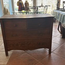 Antique Dresser/small Chest Of Drawers