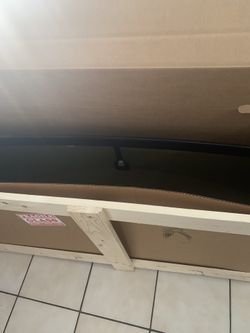 Hummer H2 front windshield glass