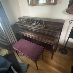 Everett Piano