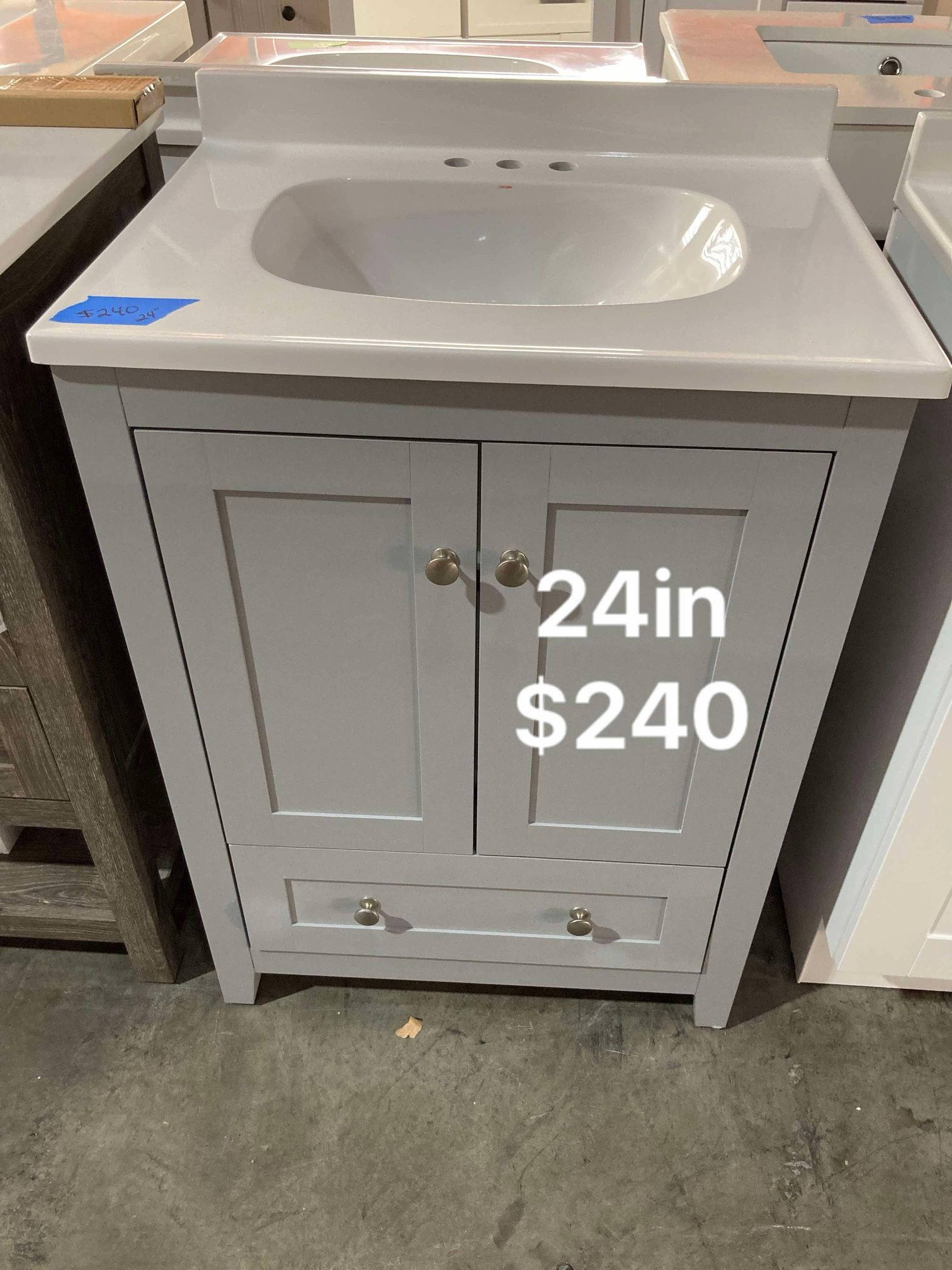 24in Bathroom Vanity With Top