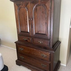 Wooden Dresser Hutch 