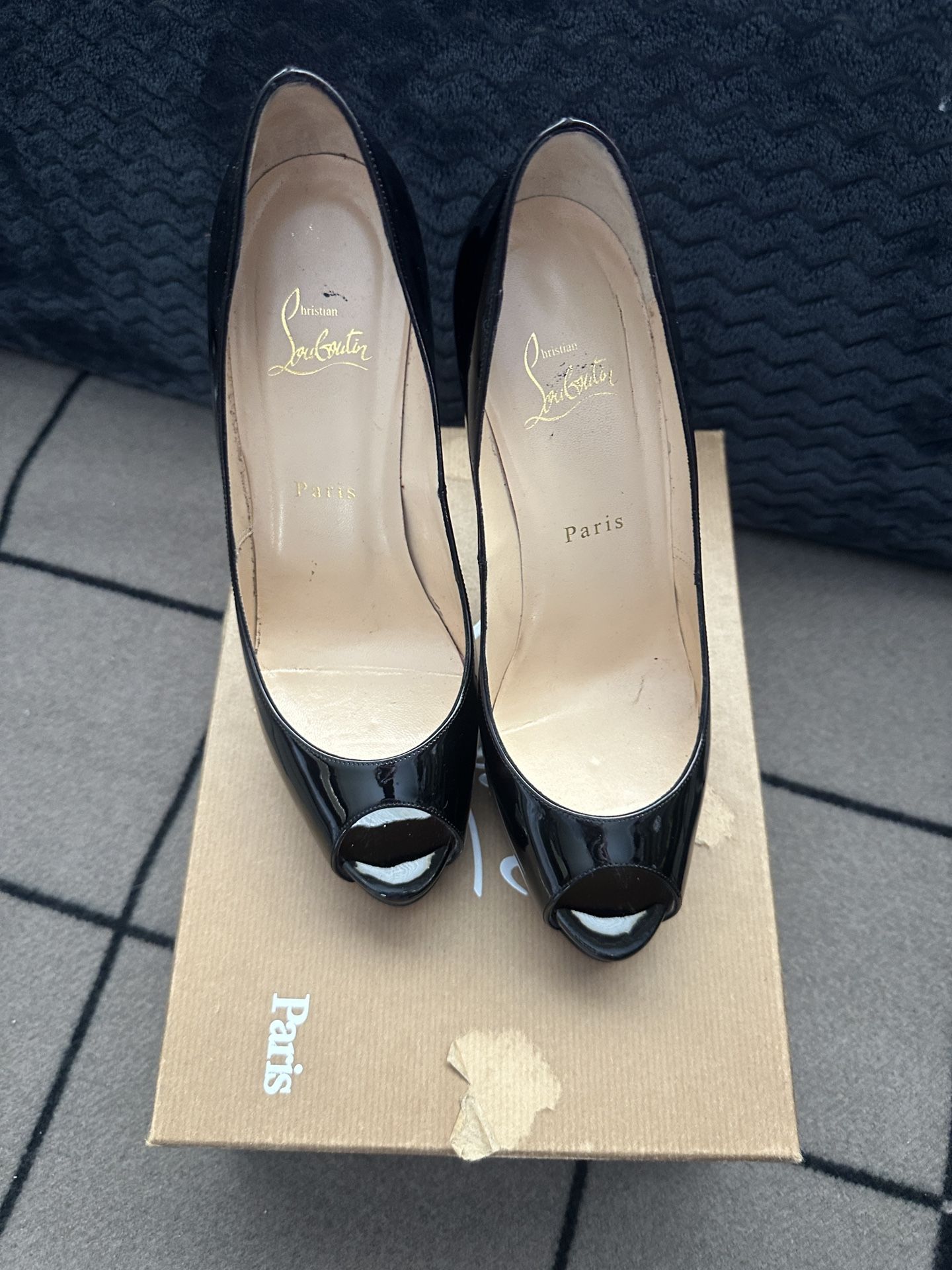 CHRISTIAN LOUBOUTIN heels size 40