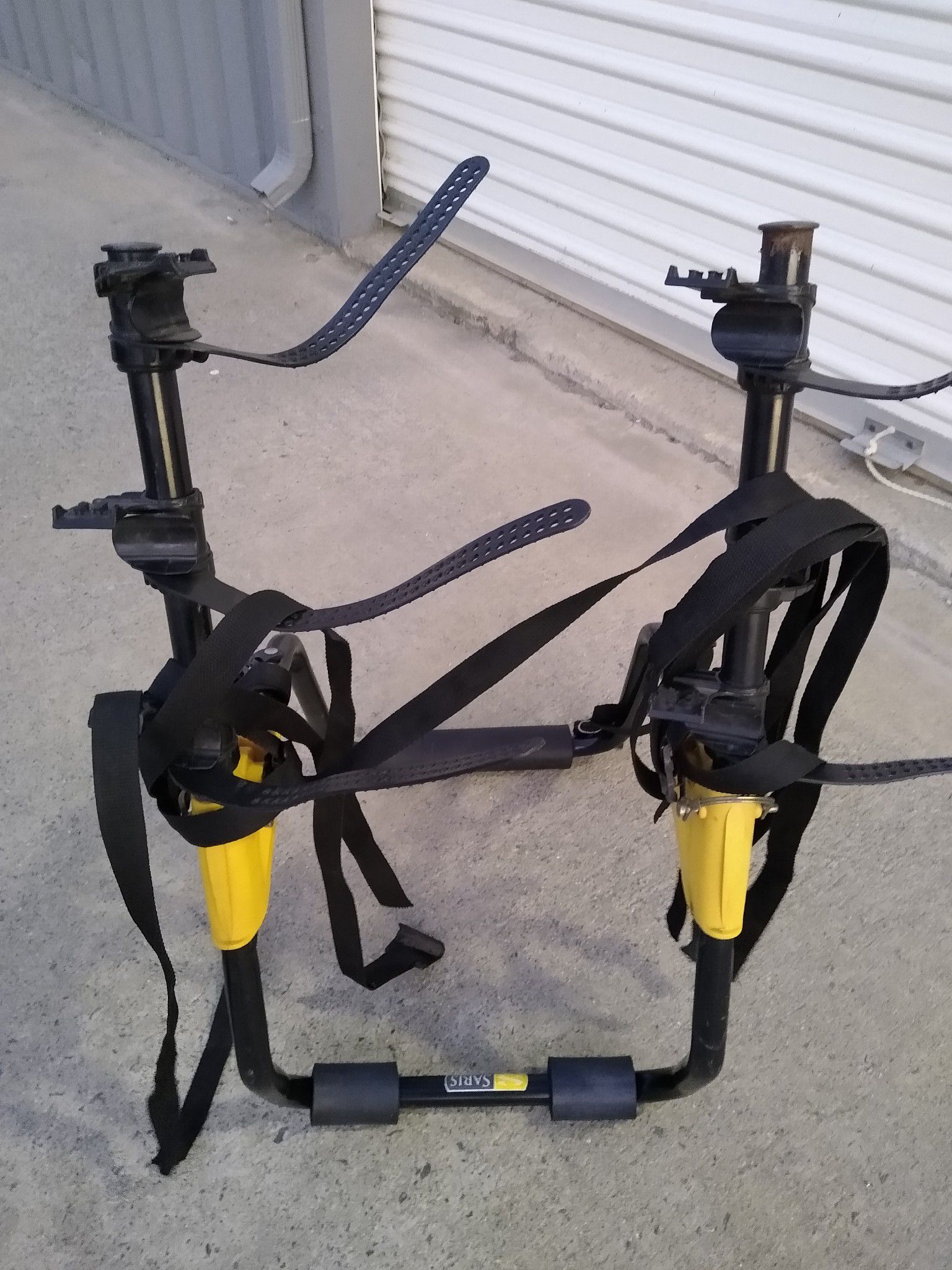 Vehicle bicycle rack, holds 3 bikes!