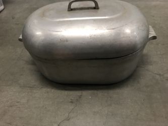 Vintage Wagner Ware Magnalite Oval Roaster 4265-P Aluminum w/Trivet for  Sale in Temecula, CA - OfferUp