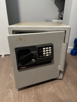 Sentry Electronic Keypad Safe